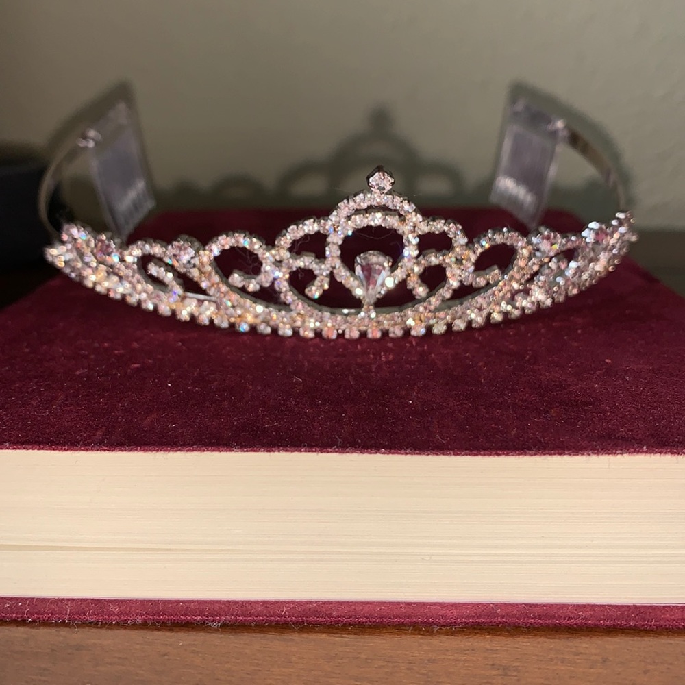 Rhinestone Tiara 👑